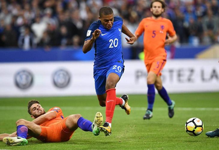 法国4比0荷兰足球